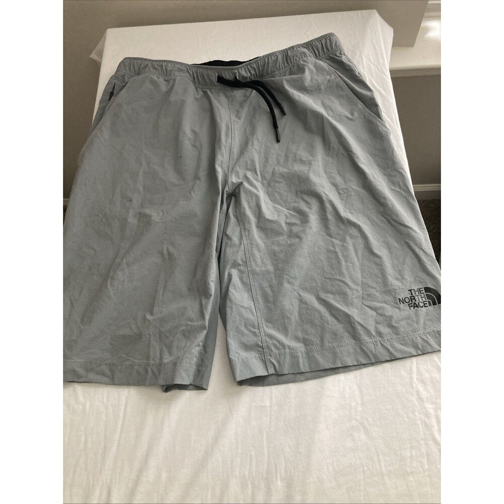 The North Face Men's Shorts M Gray Elastic Waist Gusset Hike Camp Zipper Pocket